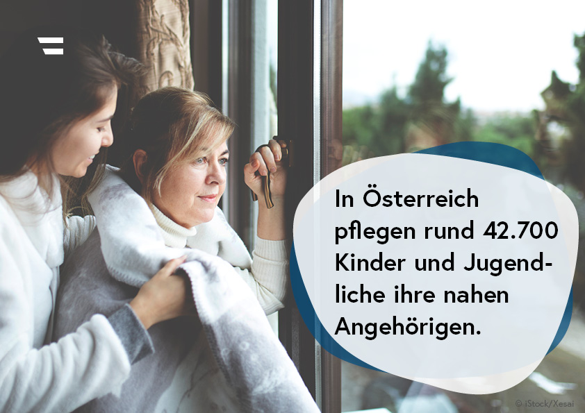 Eine weibliche Jugendliche liegt einem weiblichen Erwachsenen eine Decke um den Hals; Textinformation: In Österreich pflegen rund 42.700 Kinder und Jugendliche ihre nahen Angehörigennahe Angehörige pflegen