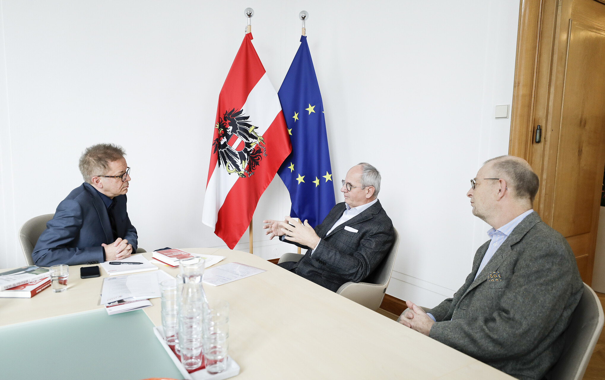 Bundesminister Rudolf Anschober mit den Ärzten Loewit und Likar im Rahmen der Österreich Dialog Tour